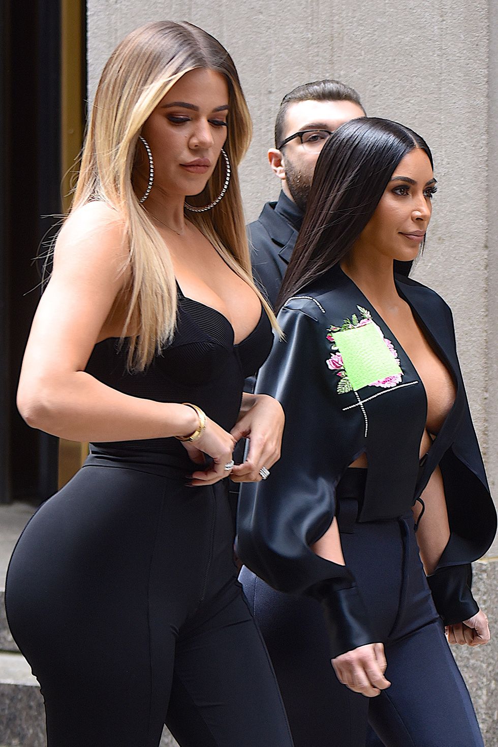 Khloe Kardashian Ass Shaking